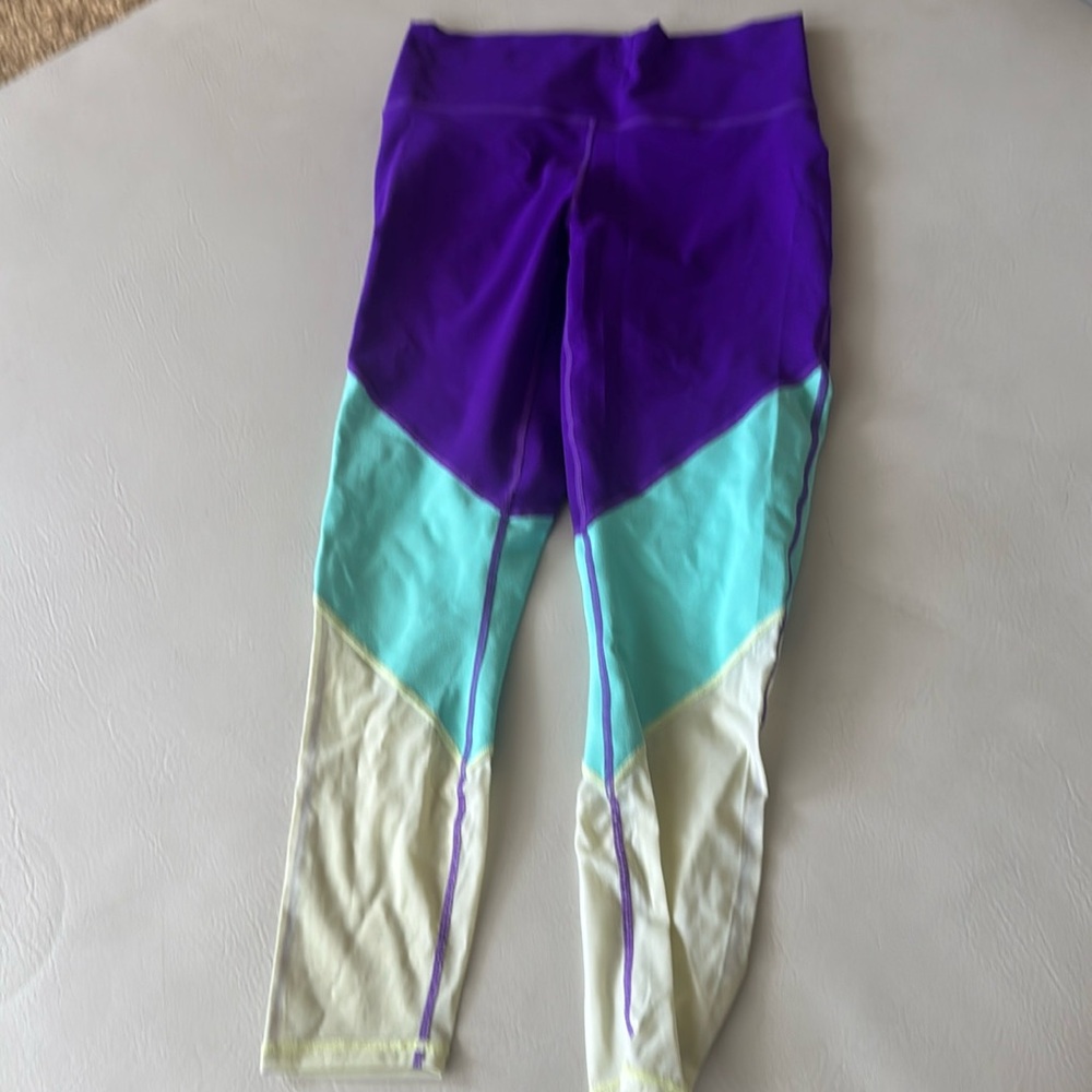 Fabletics medium power hold leggings